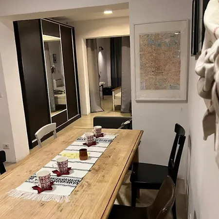 Transylvania Old Town בוקרשט